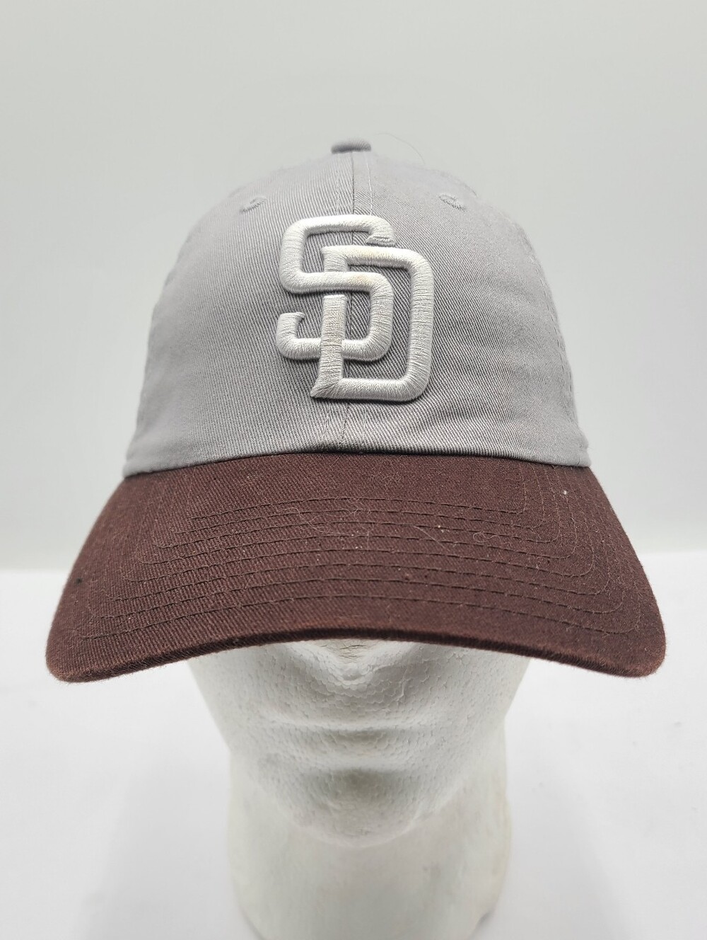 B55 San Diego Padres Hat Cap Strap Back Mens One Size MLB Baseball New Era